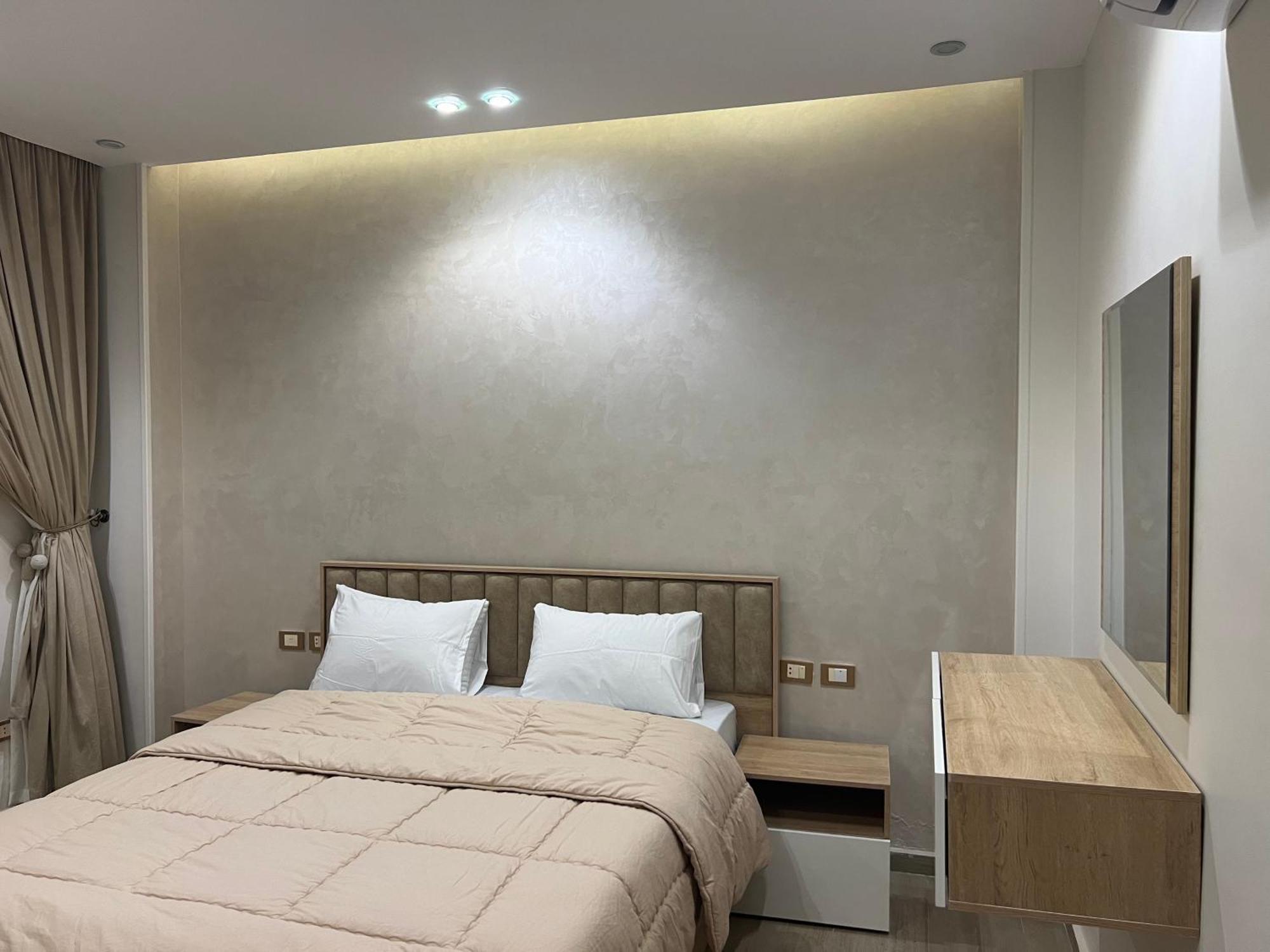 شقه فندقيه مستقله بالشيخ زايد * Sheikh Zayed City
