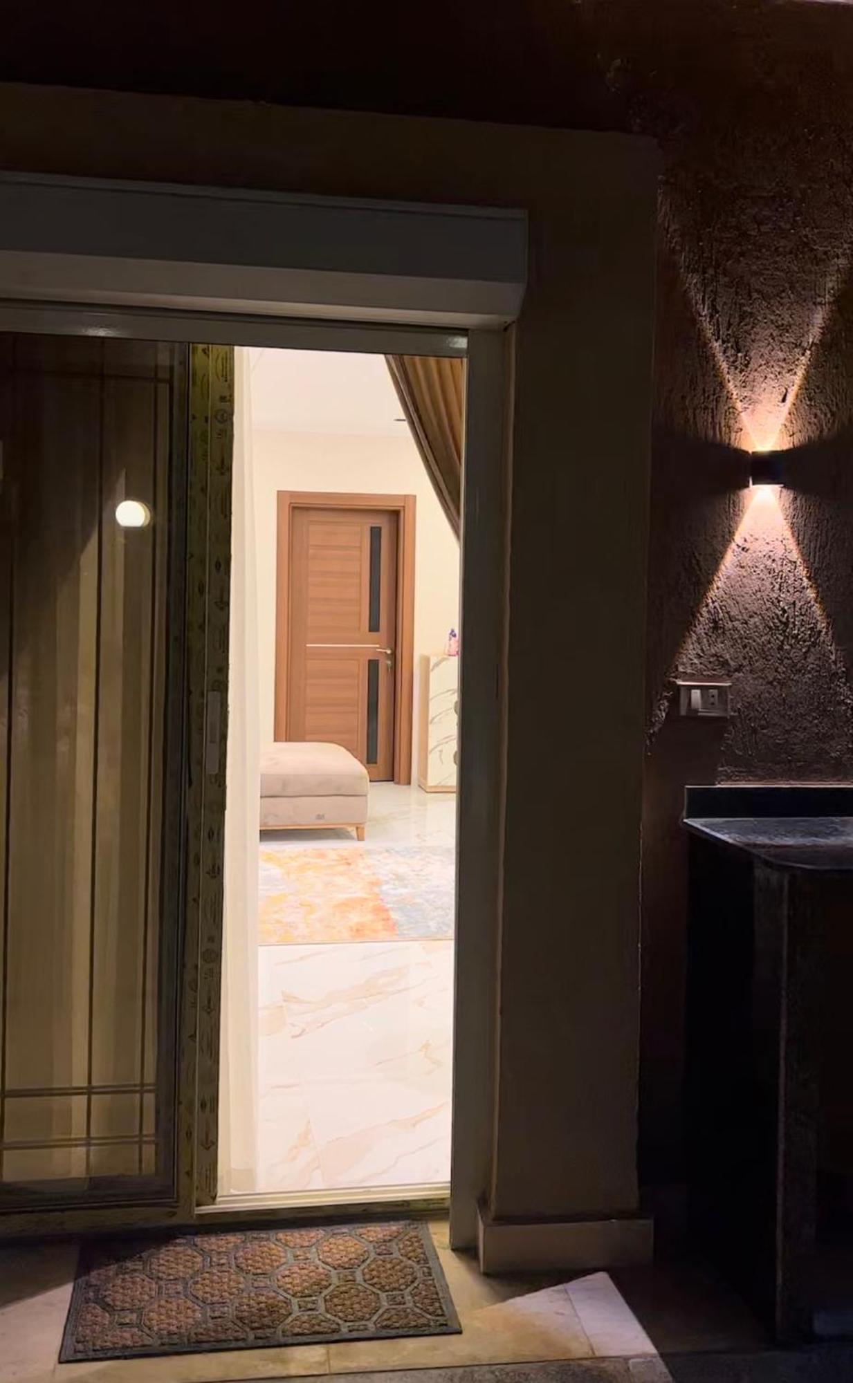 شقه فندقيه مستقله بالشيخ زايد Apartmán *